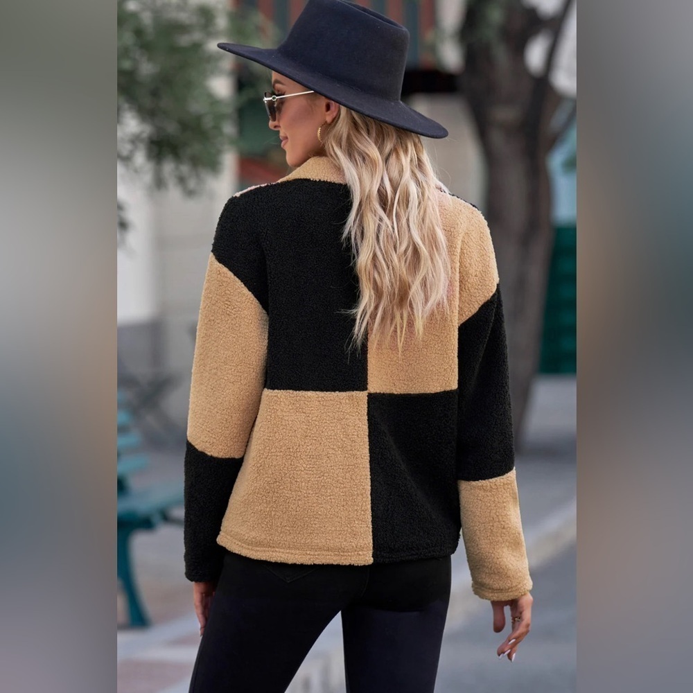 Colorblock Checkered Sherpa Shacket - Picture 2 of 14